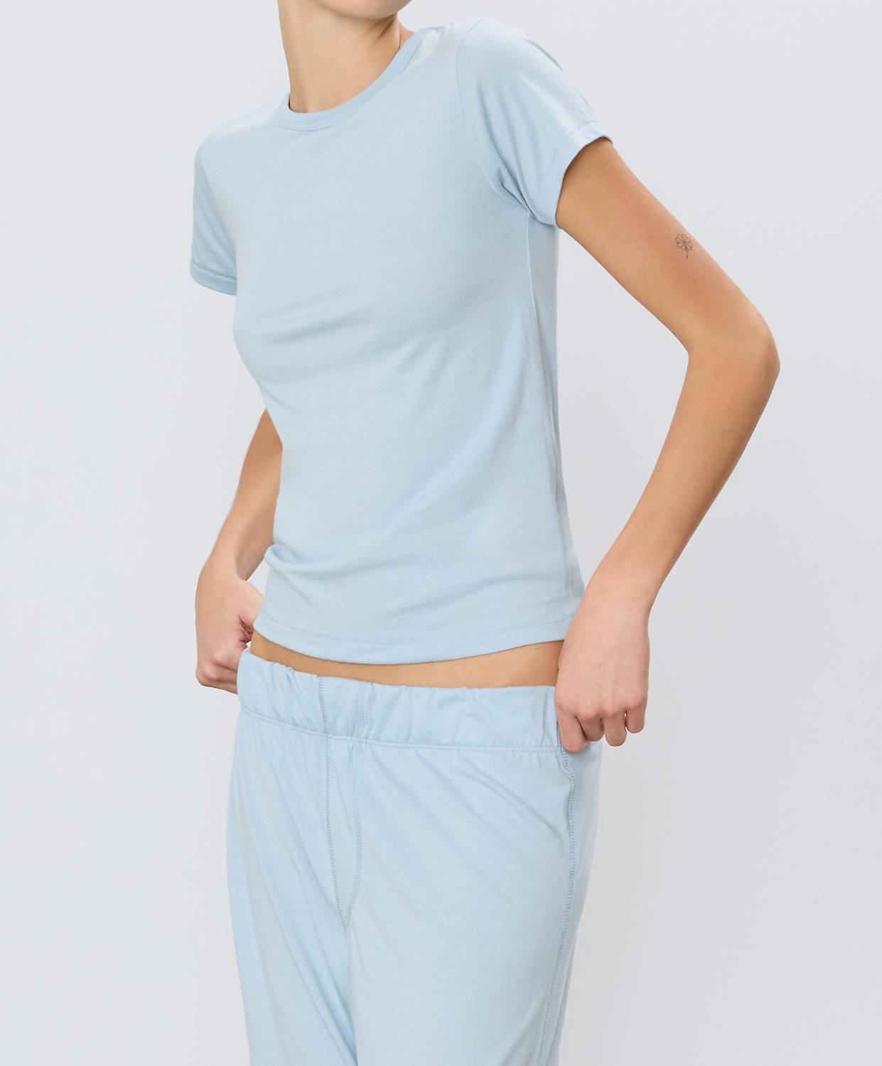 Eterne - Fitted Crewneck Short Sleeve Tee