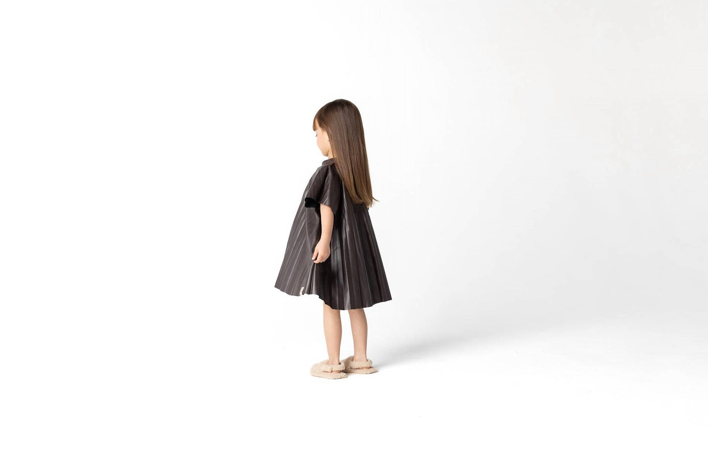 Omamimini - Faux Leather Pleated Dress