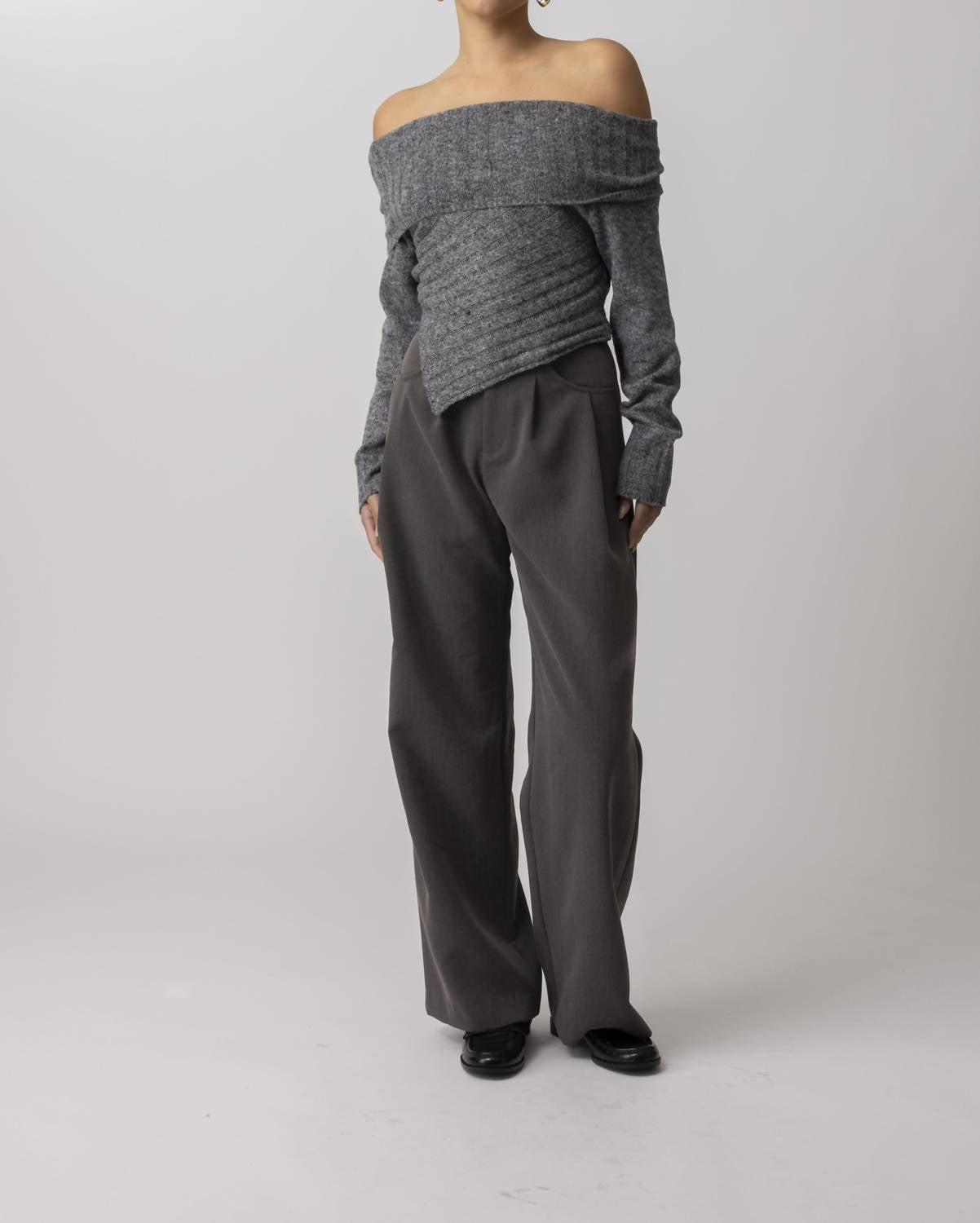 Line And Dot - Betty Sweater