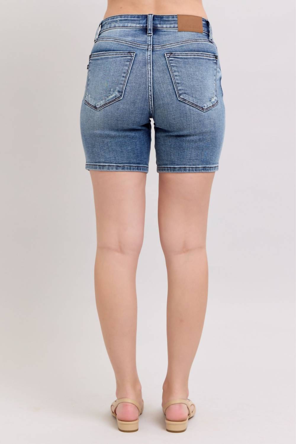 Judy Blue - Button Fly Mid Lengthshorts With Destroy