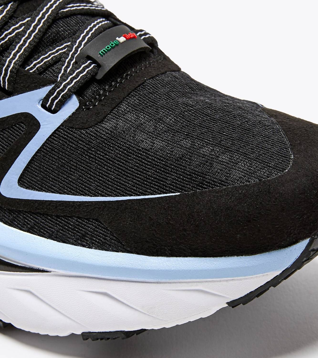 Diadora - Women’s Atomo V7000 Sneaker