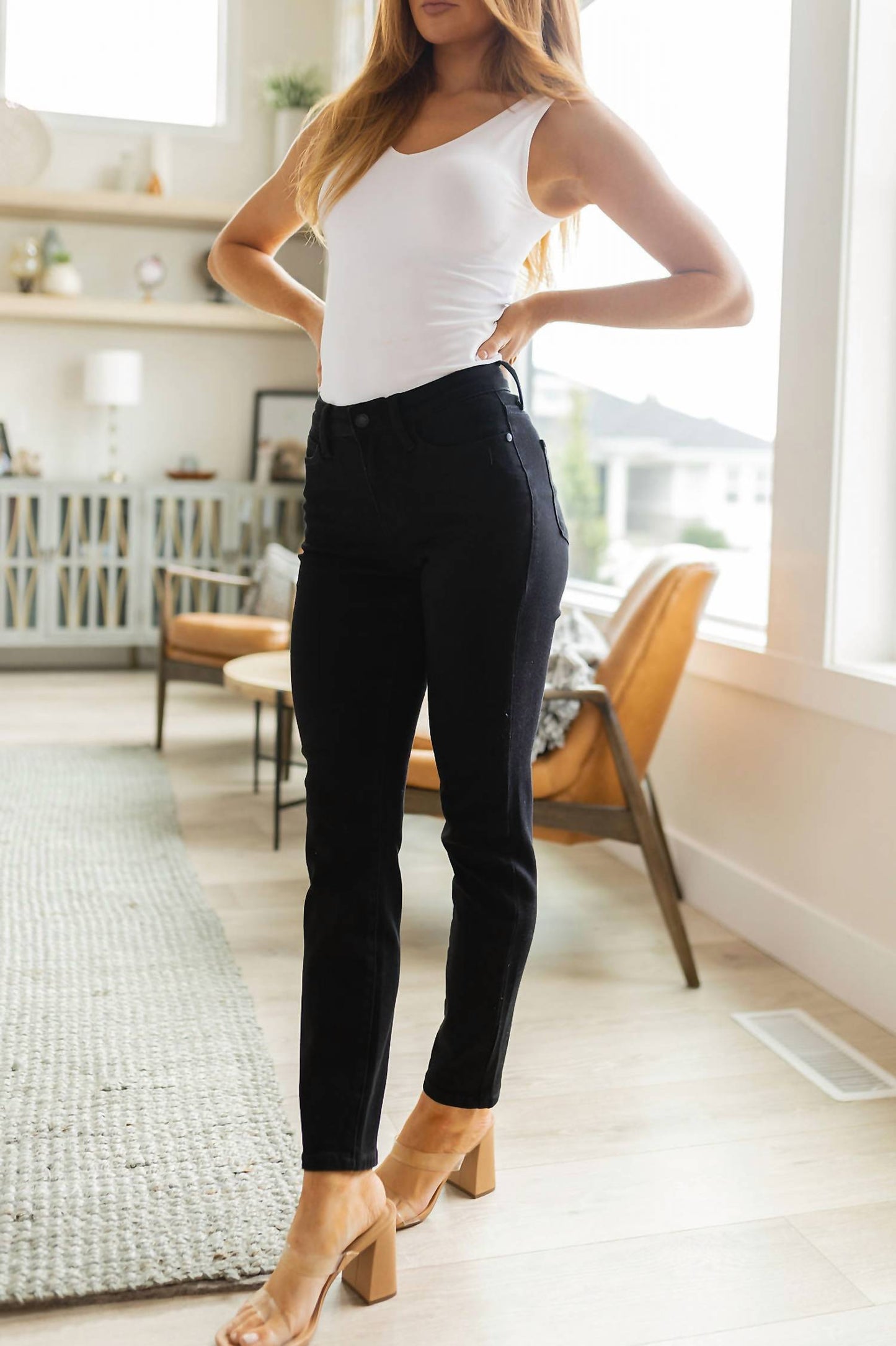 Judy Blue - Mid Rise Classic Slim Jeans