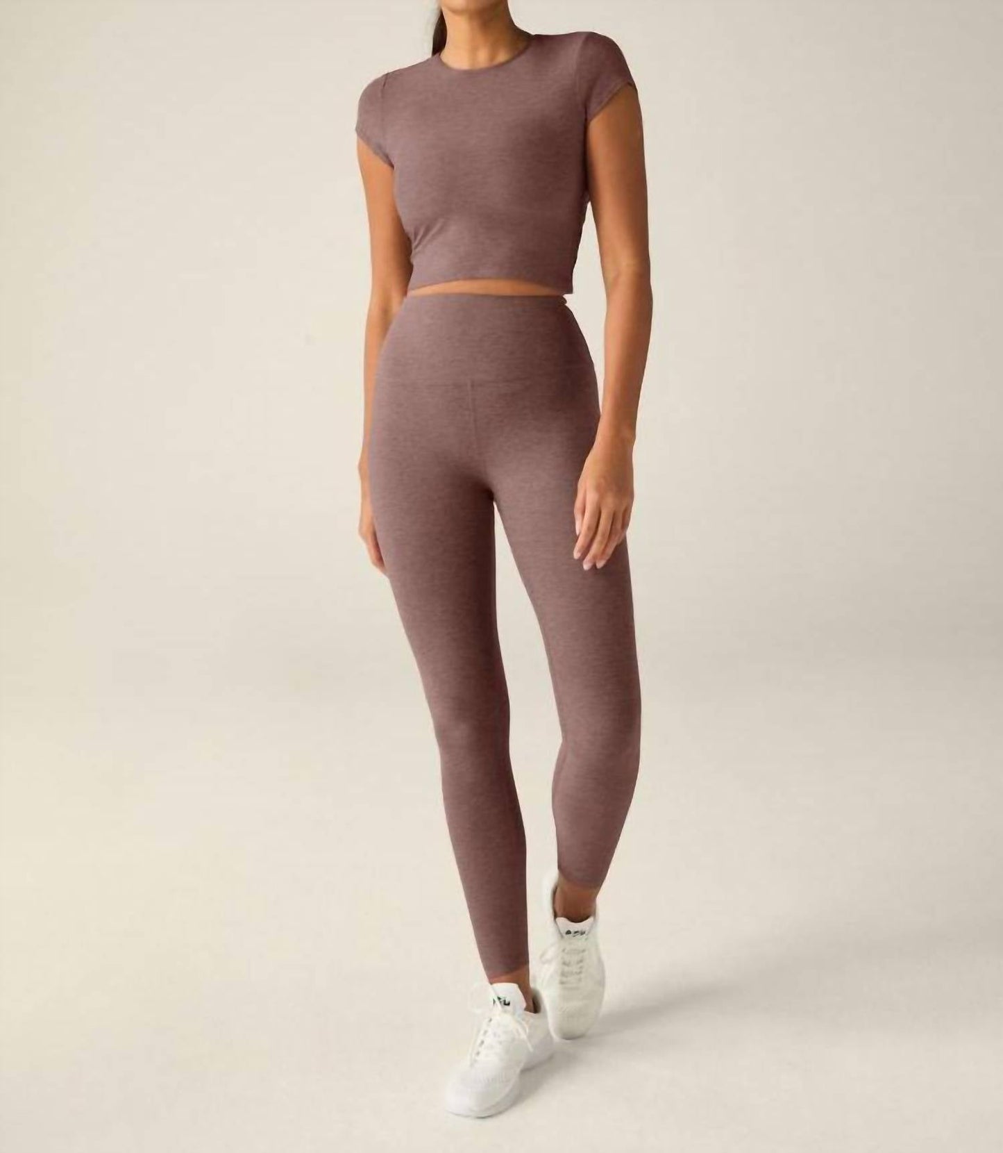 Beyond Yoga - Featherweight Let Go Twist Back Crop Top