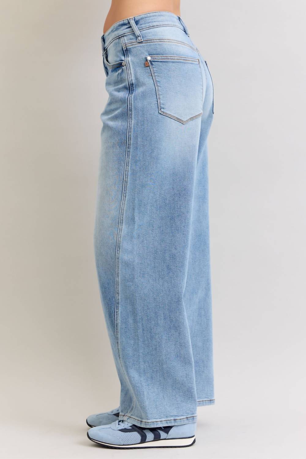 Judy Blue - Wilhemina Rigid Magic Twisted Side Seam Jeans