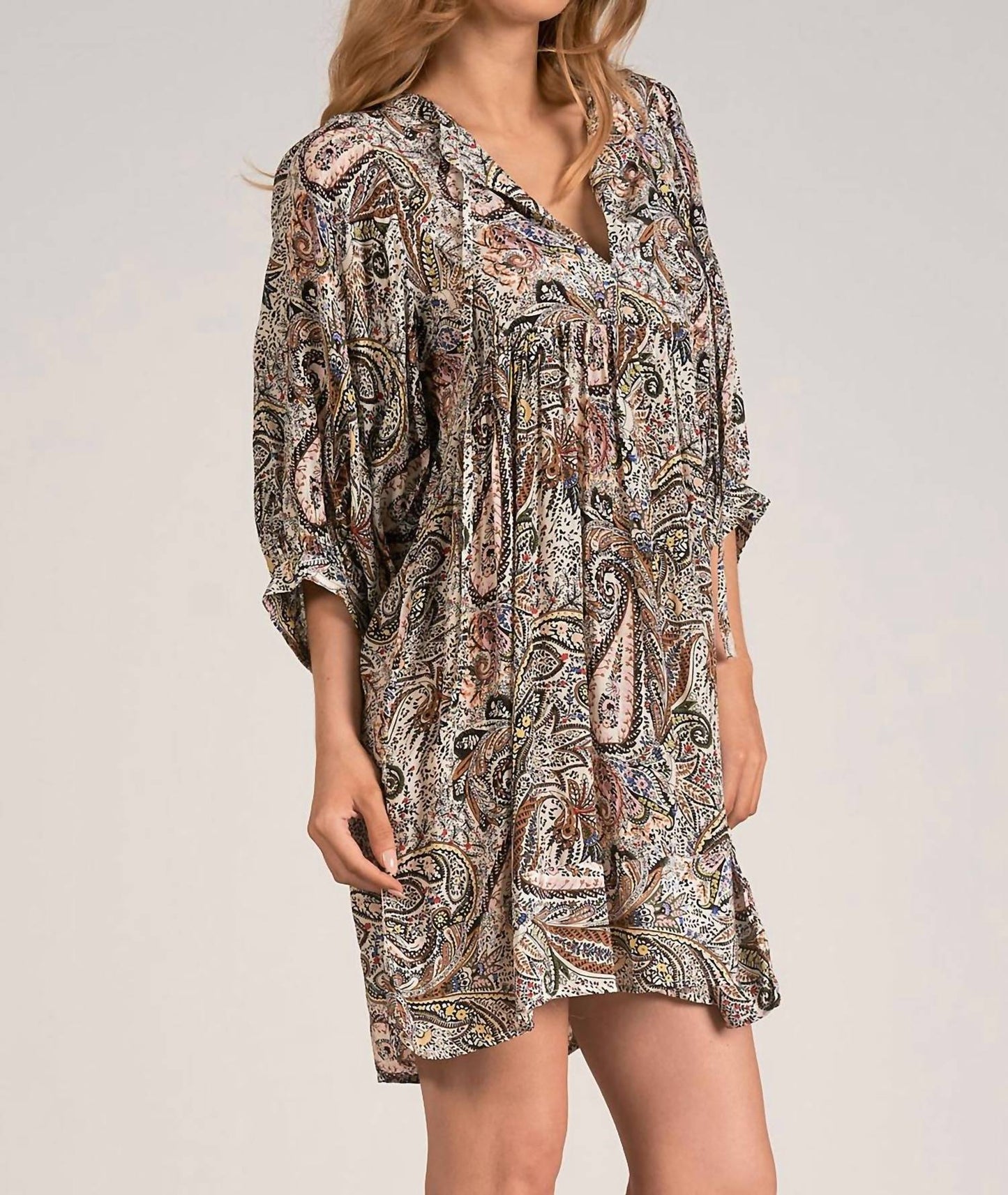 Elan - PAISLEY VNECK DRESS