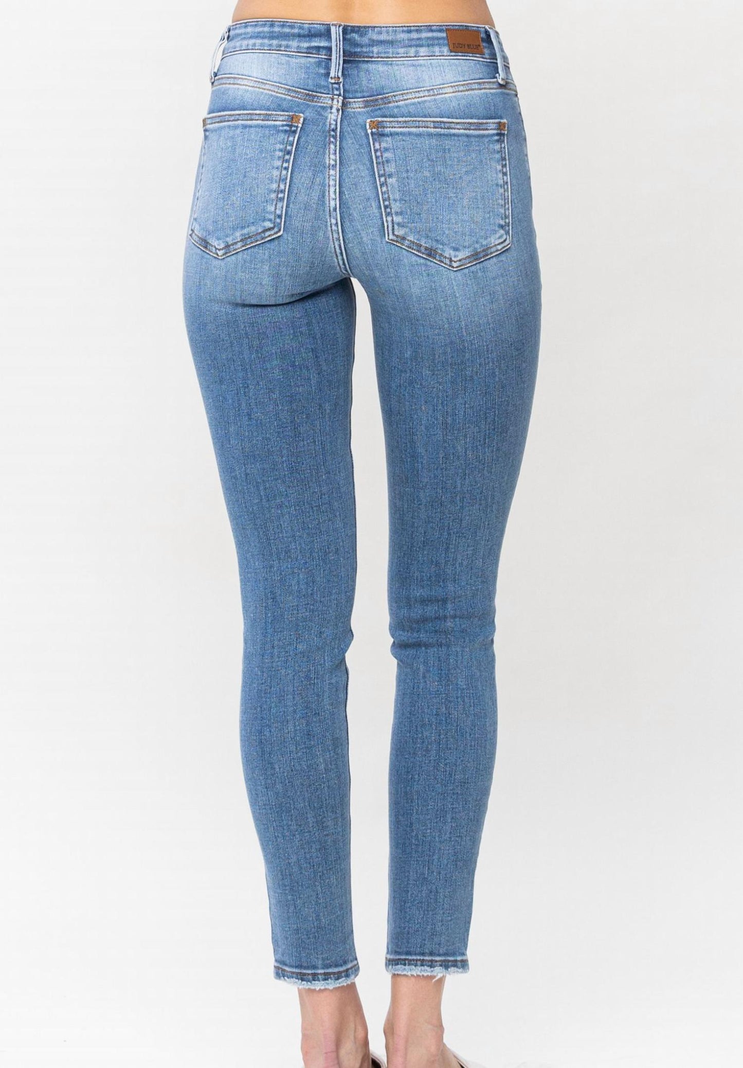 Judy Blue - Mid Rise Vintage Skinny Jeans