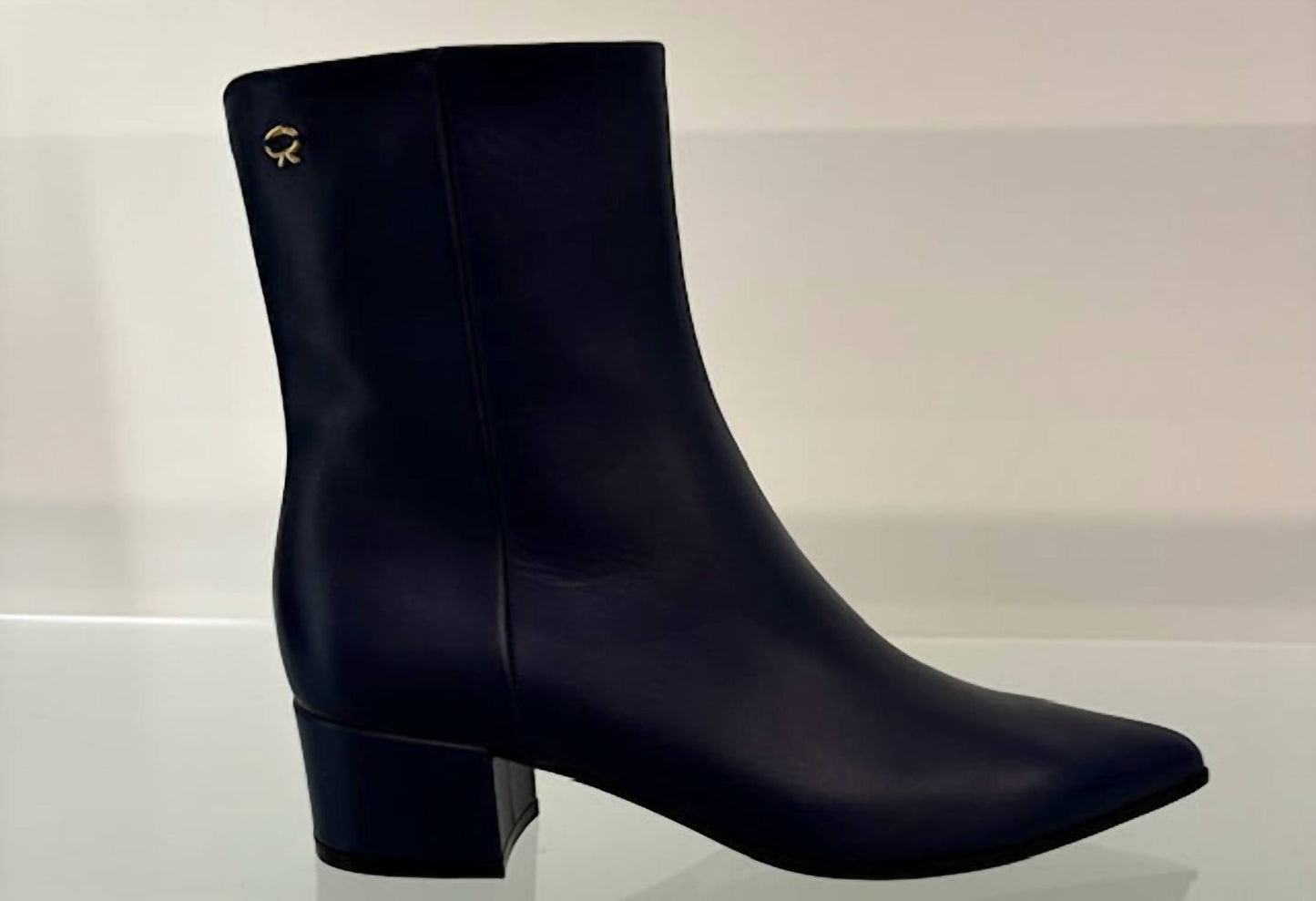Gianvito Rossi - Women's Lyell pointed toe boot