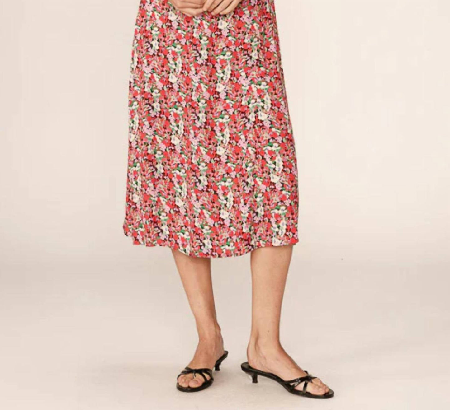 Grace & Mila - Perline V-neck Midi Dress