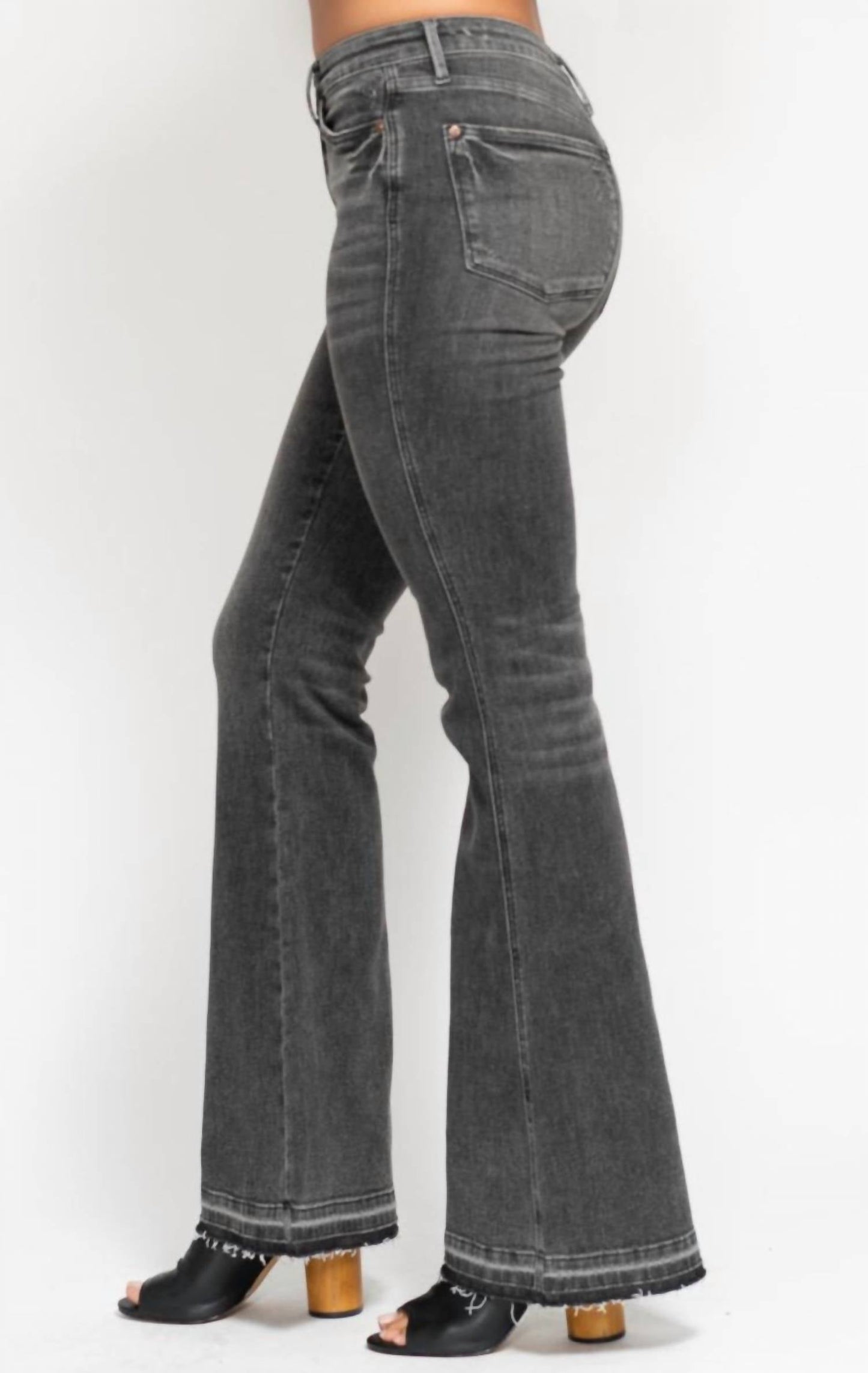 Judy Blue - Mid Rise Tummy Control Flare Leg Jeans