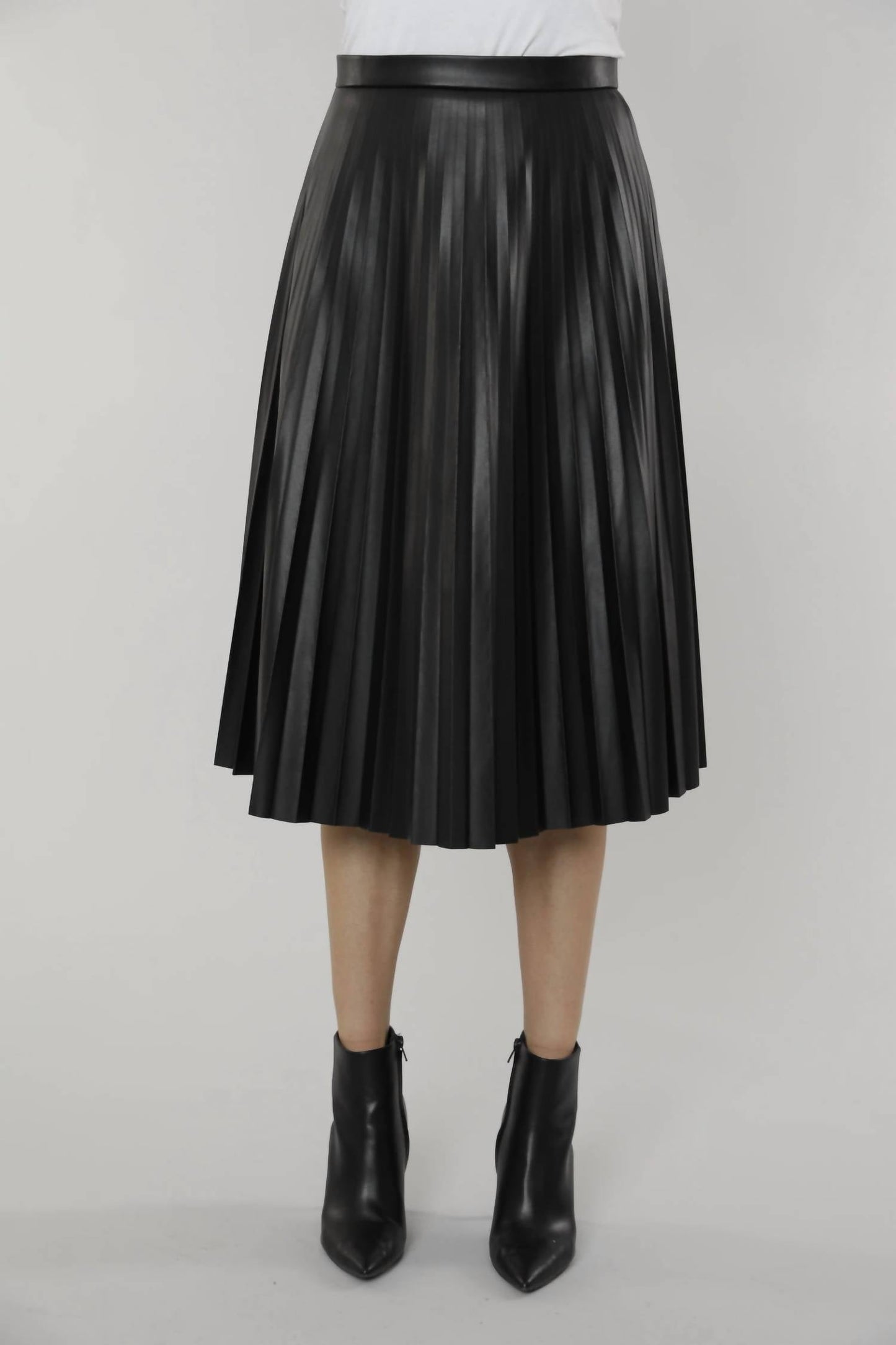 Dolce Cabo - Women's Pleat Skirt