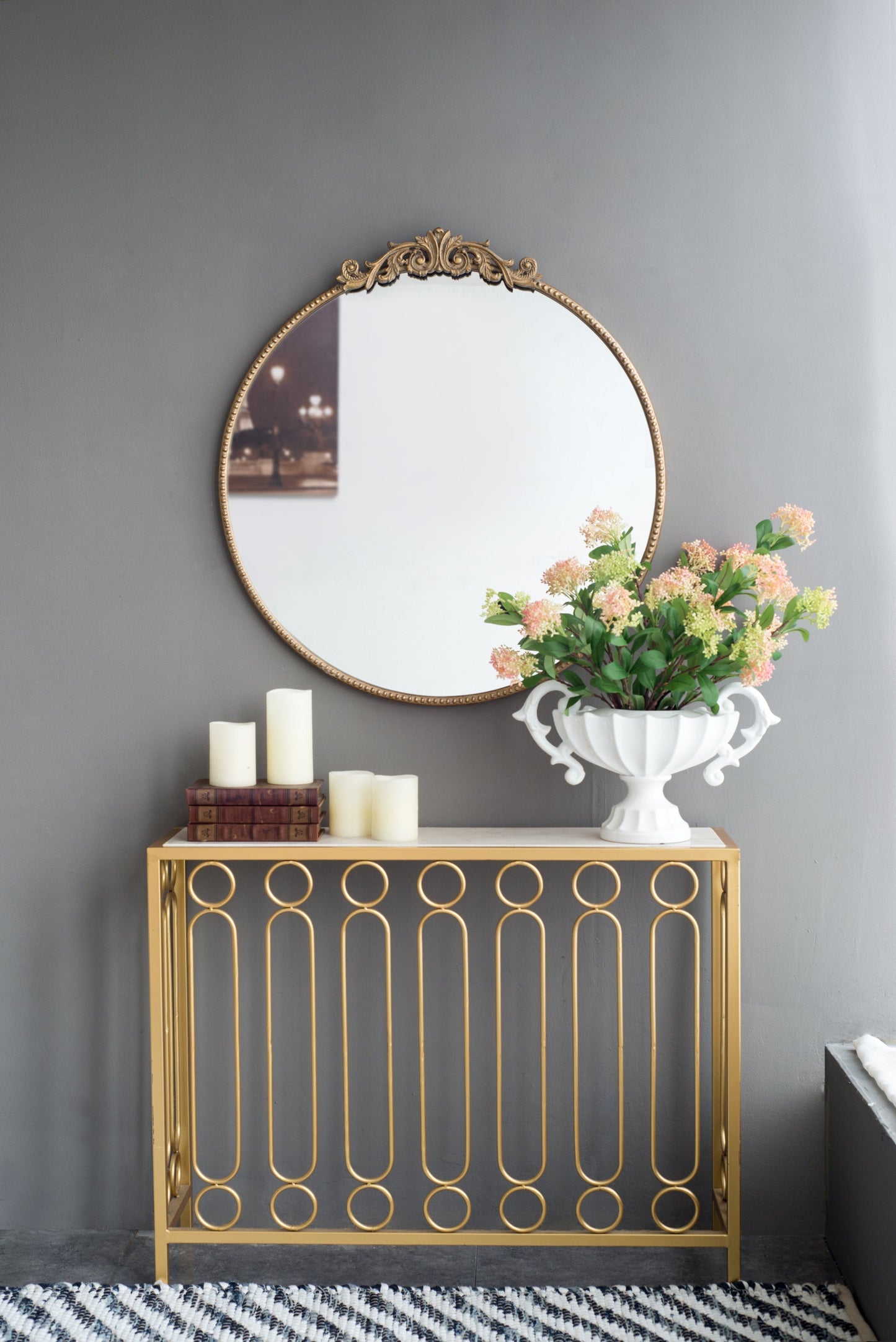 The Aurelia Round Mirror