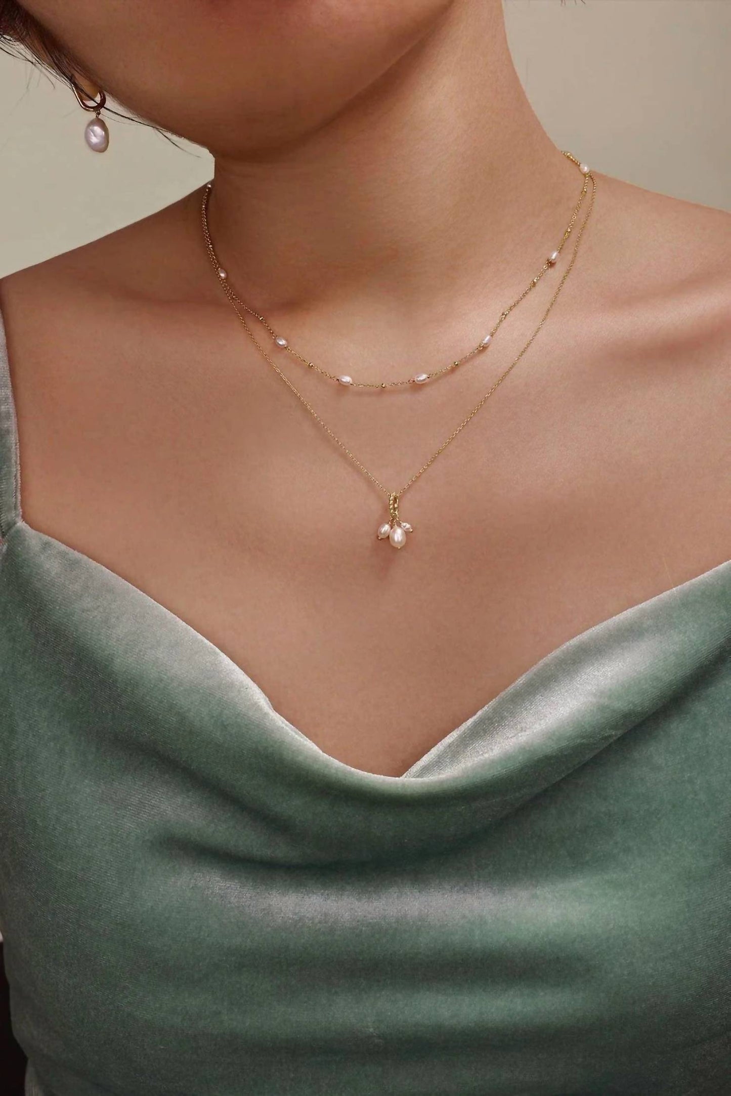Eklexic - Women's Pearl & Bead Necklace