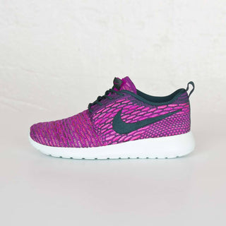 Nike - WOMEN'S ROSHE ONE FLYKNIT SHOES