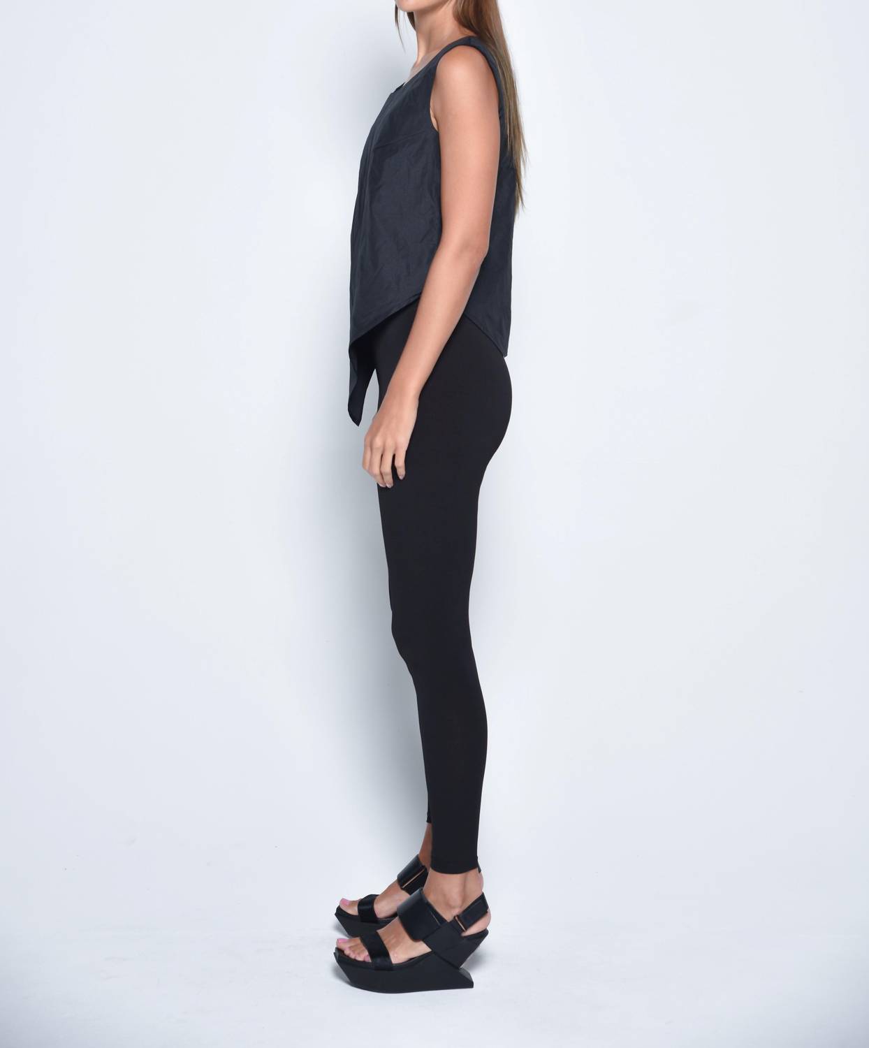 Simply Mila - Uneven Hem Tank