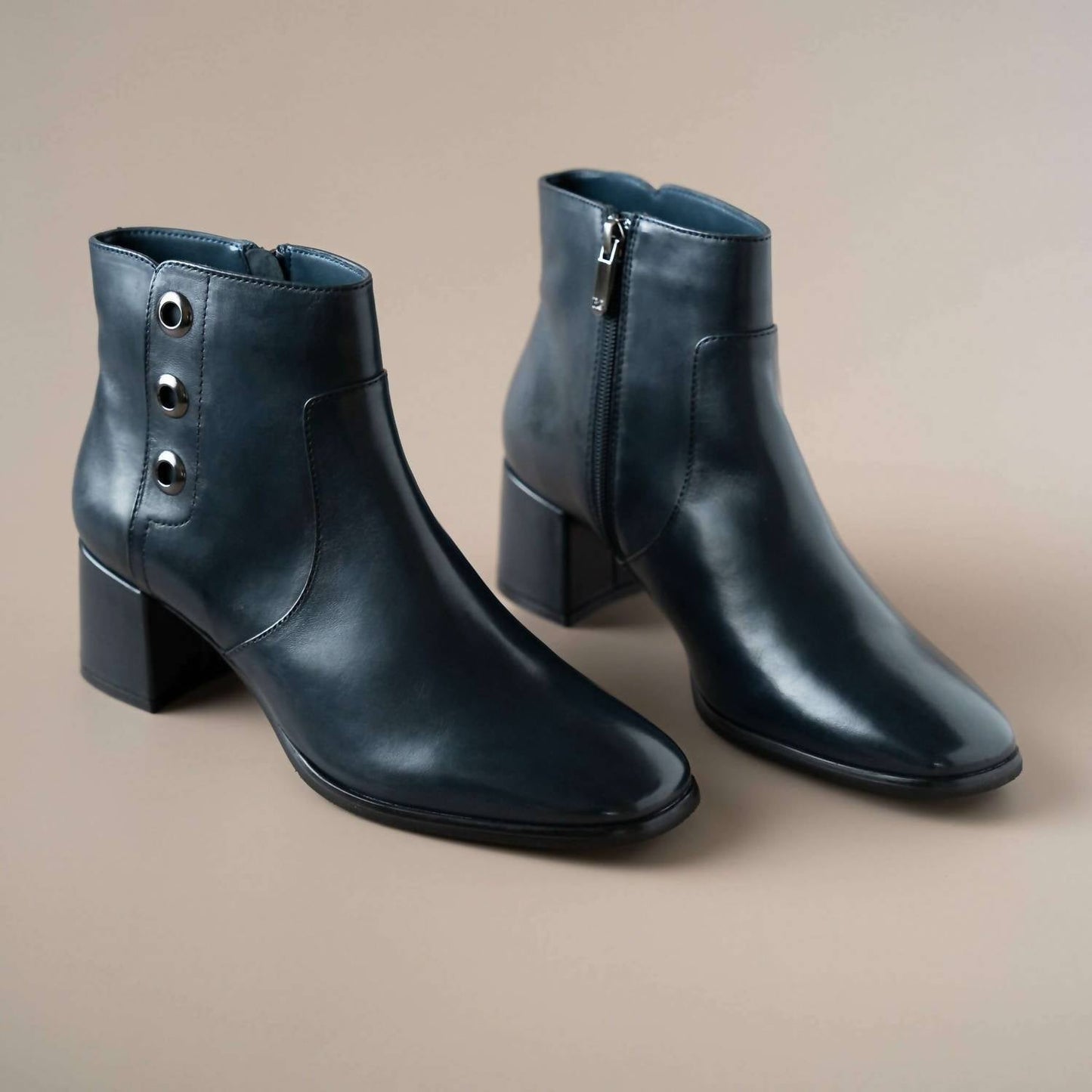 Regarde Le Ciel - Women's Pilar Ankle Boot