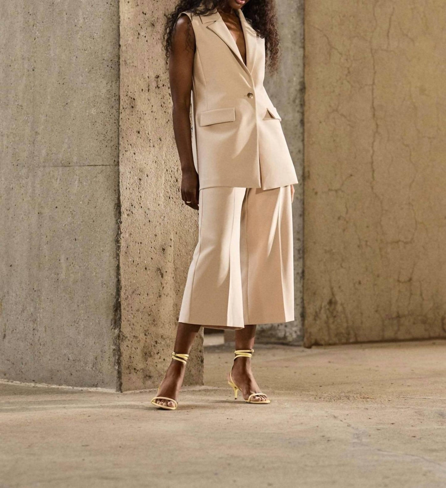 Joseph Ribkoff - Pleated Beige High-waisted Trousers
