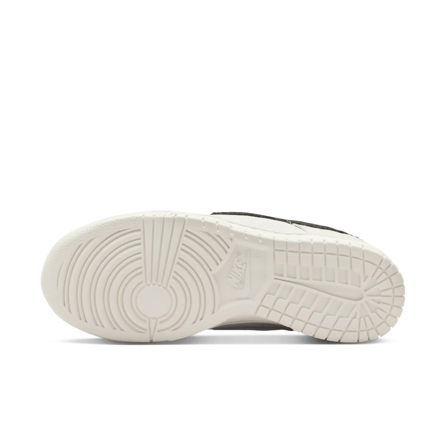 Nike - Women's Dunk Low Se Sneakers