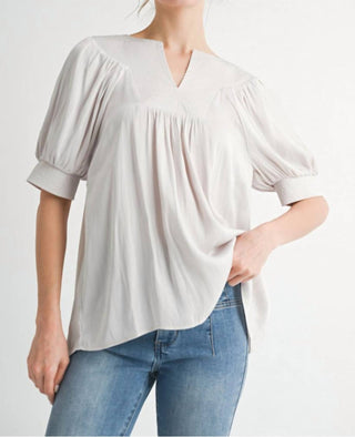 Jodifl - Short Sleeve V Neck Pleated Top