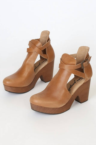 Free People - Women's Cedar Leather Clog Shoes