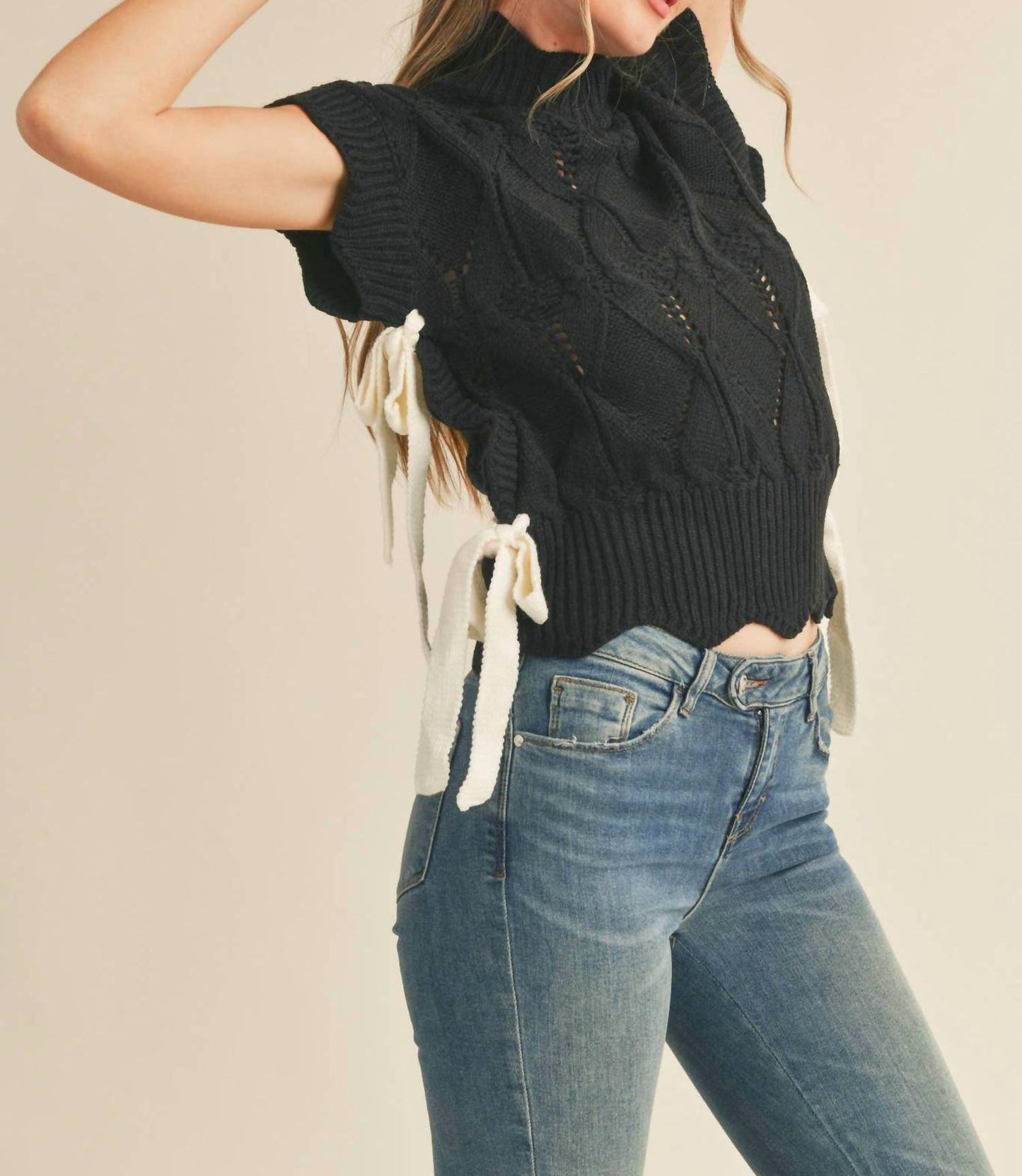 &Merci - Mock Neck Cropped Sweater Vest