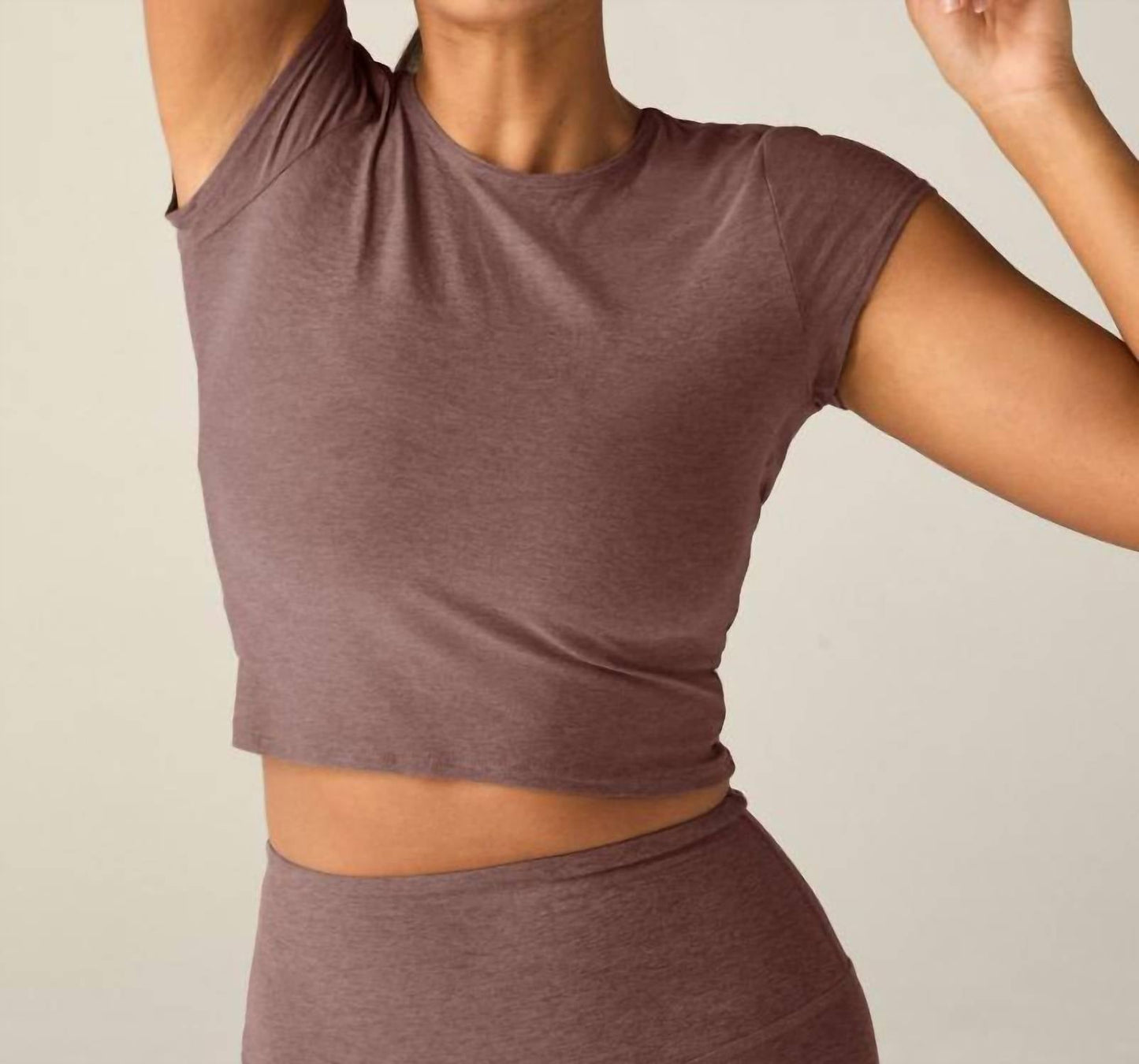 Beyond Yoga - Featherweight Let Go Twist Back Crop Top