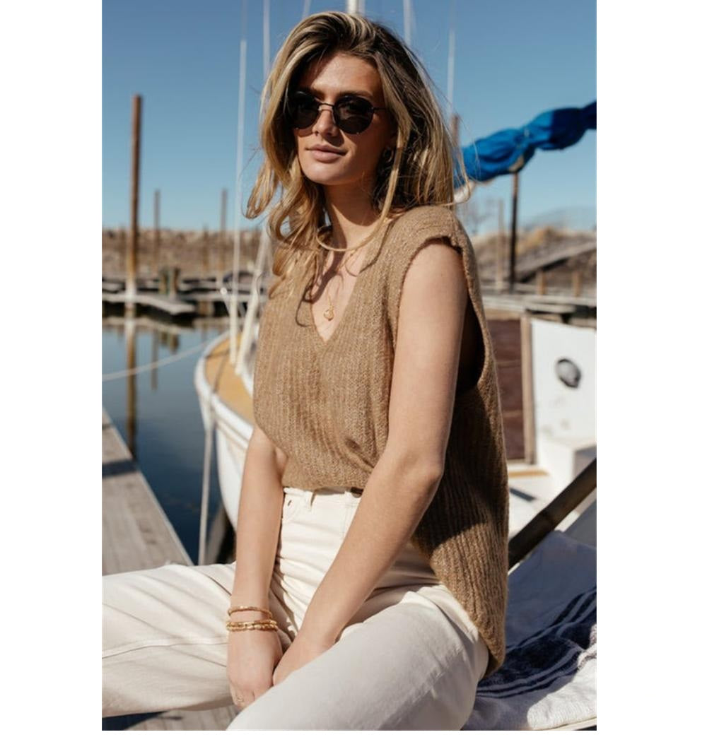 Vero Moda Women's Libbie Sweater Vest in Brown