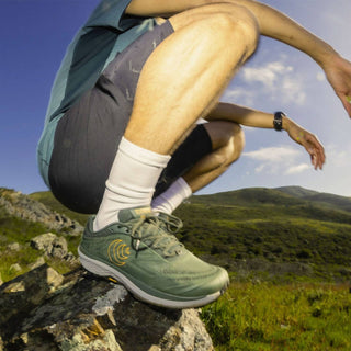 Topo Athletic - Men's Pursuit 2 Mesh Trail Runner Sneakers