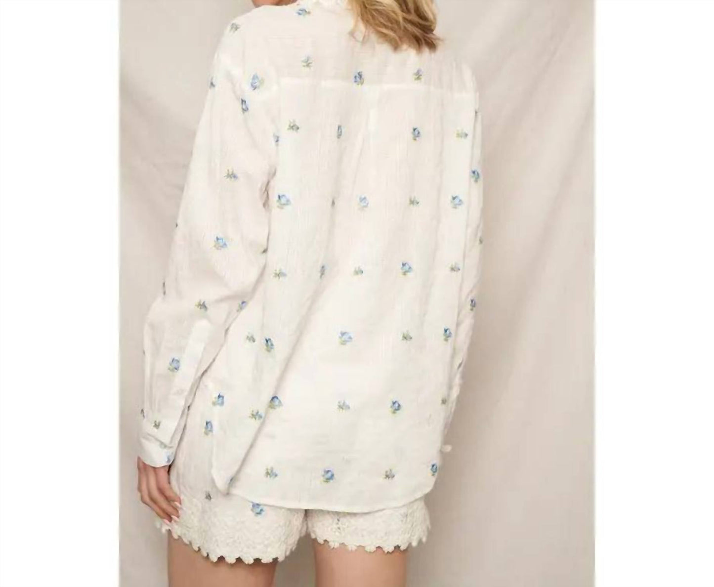 En Creme - Floral Lace Trim Top
