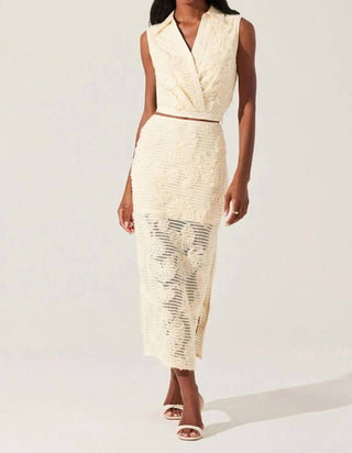 Astr - Sol Textured Floral Knit Midi Skirt