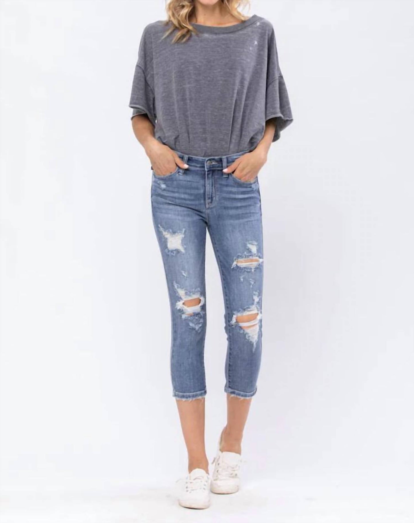 Judy Blue - Destroyed Mid-Rise Capri Jeans