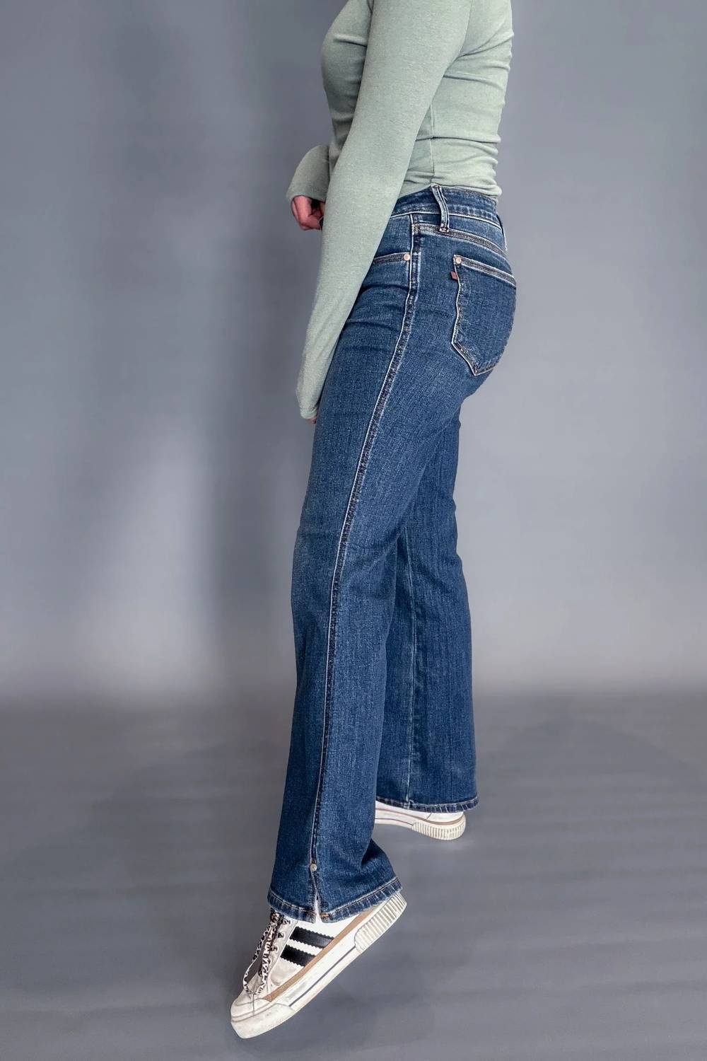 Judy Blue - Midrise Bootcut With Cell Phone Pocket Jeans