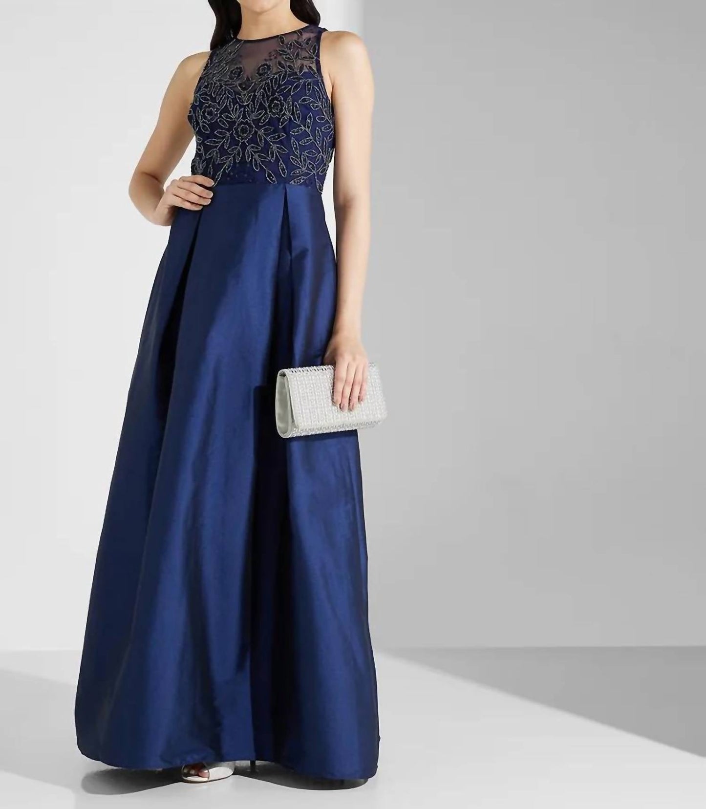 Adrianna Papell - Sleeveless Beaded Bodice Tiered Gown