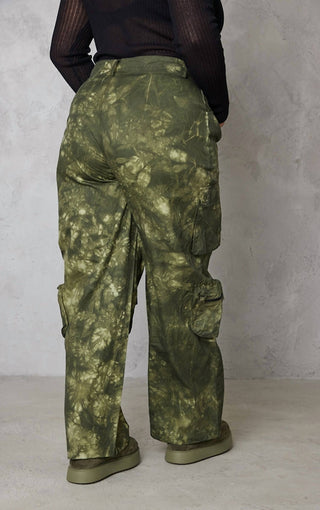 Prettylittlething - Plus Camo Pocket Detail Cargo Trouser