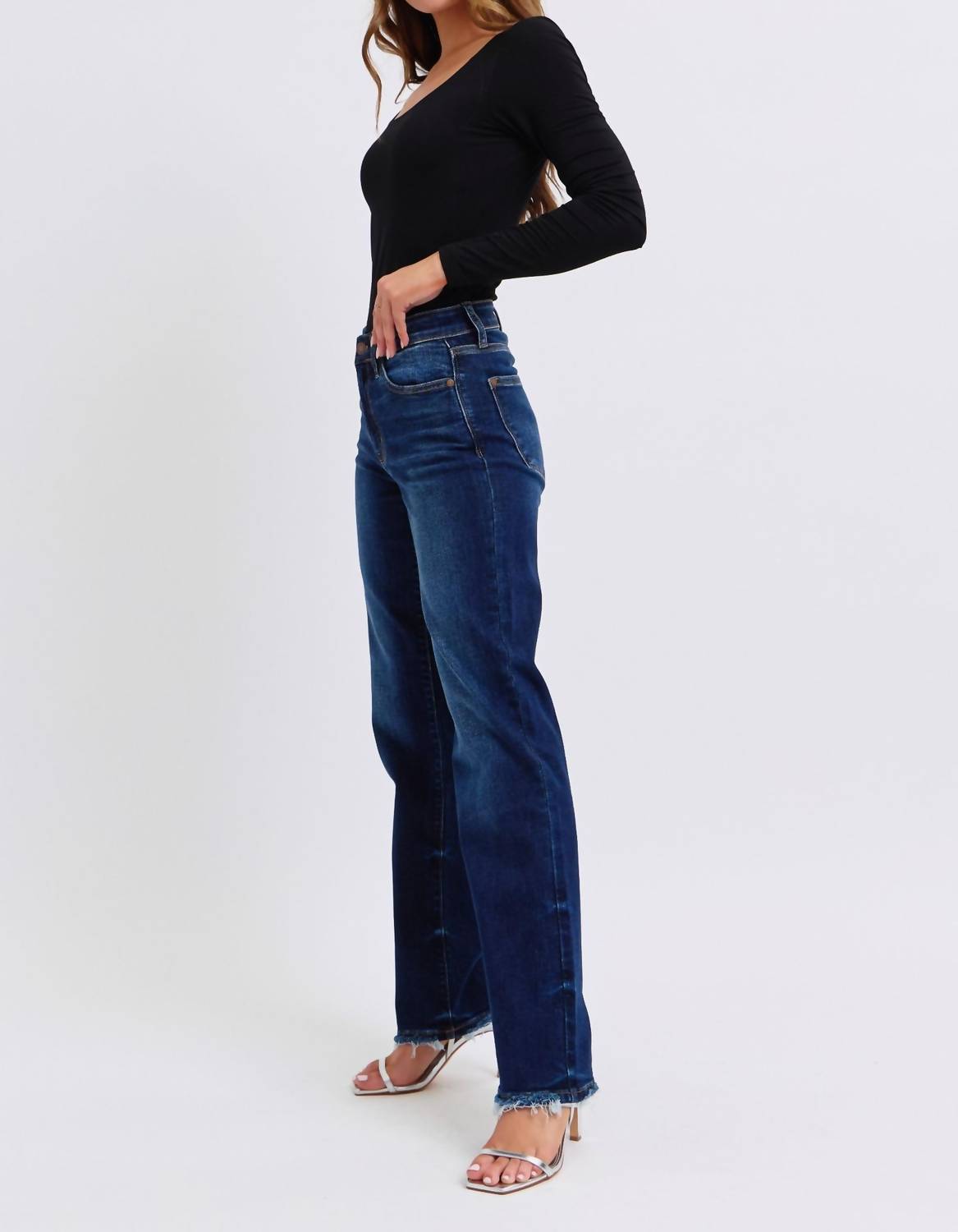 Judy Blue - Midrise Frayed Hem Straight Leg Jeans