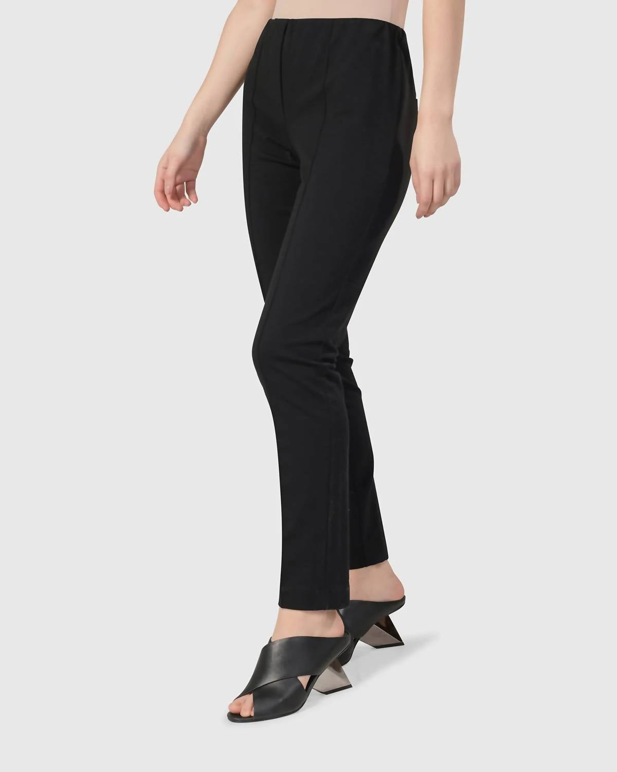 Alembika - Women's Urban Metropolitan Slim Trousers