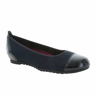 Munro - Women's Henlee Flats