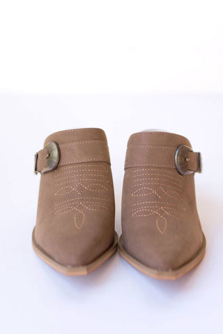 Oasis Society - Dixie Block Heel Mule