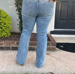 Judy Blue - Core Mid Rise Bootcut Jeans