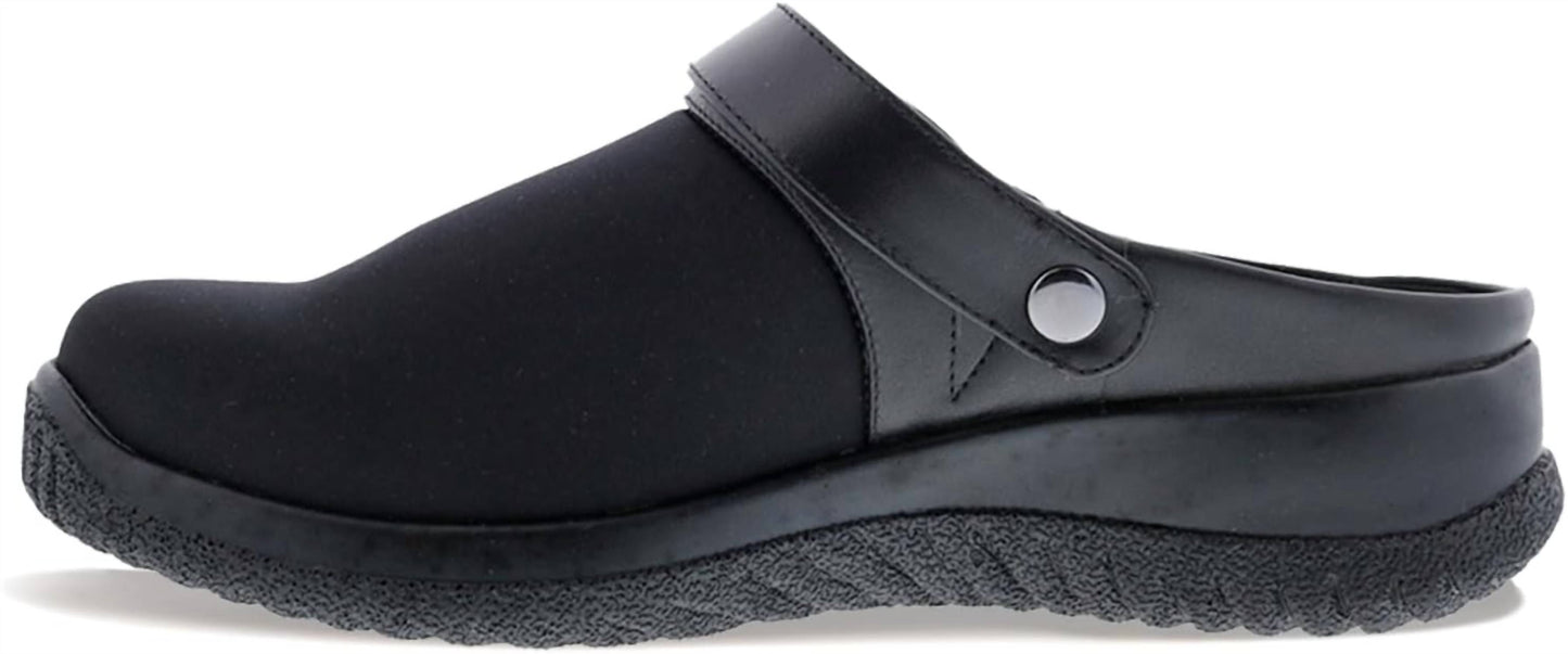 Drew - Women's Savannah Clogs