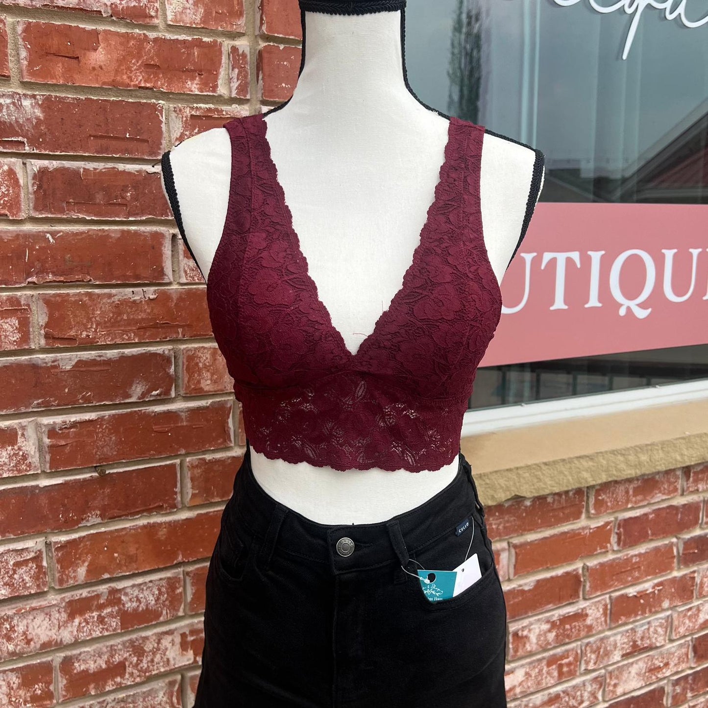 Wishlist - Scalloped Lace Bralette