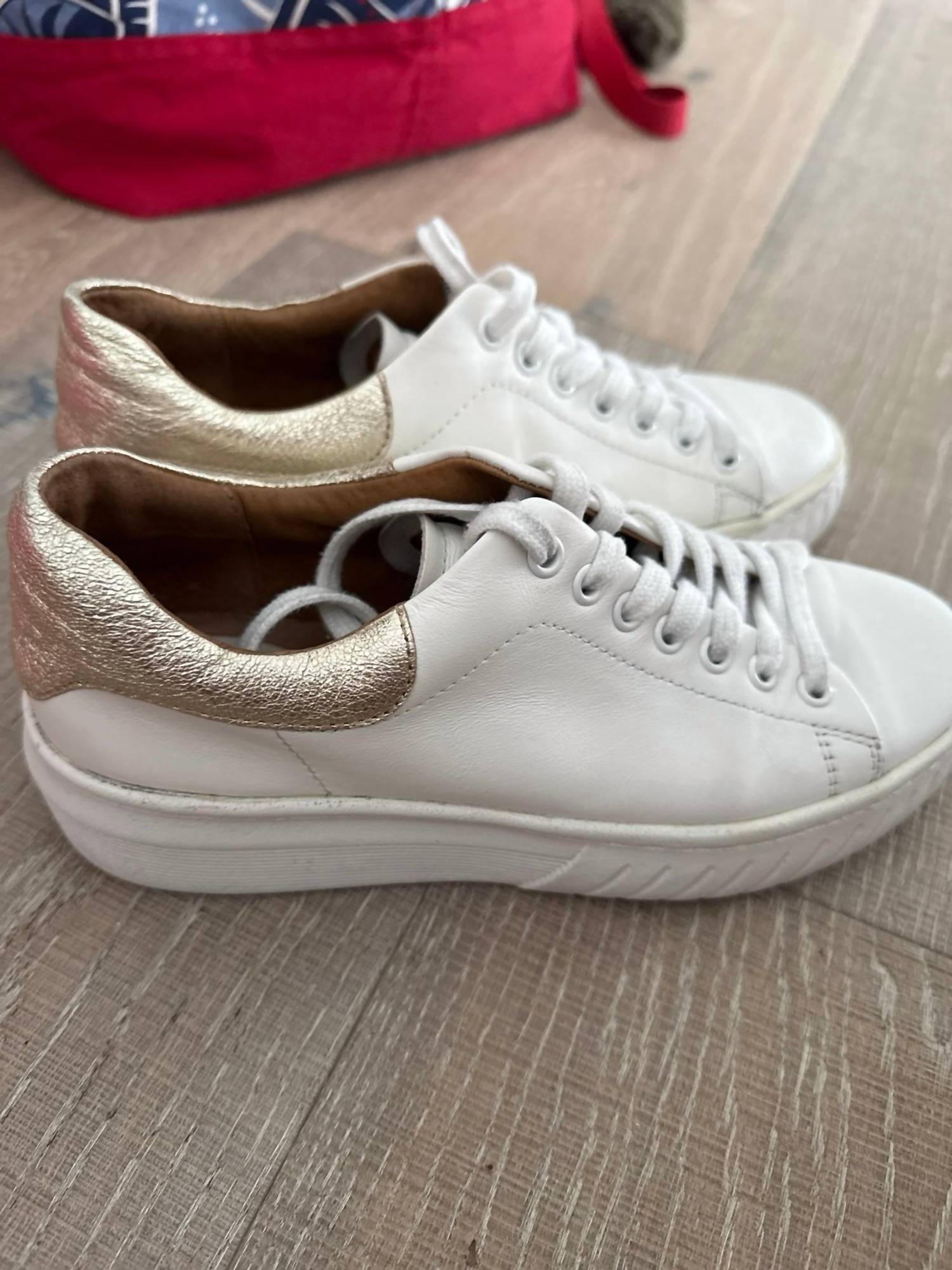 sofft-womens-parkyn-sneaker