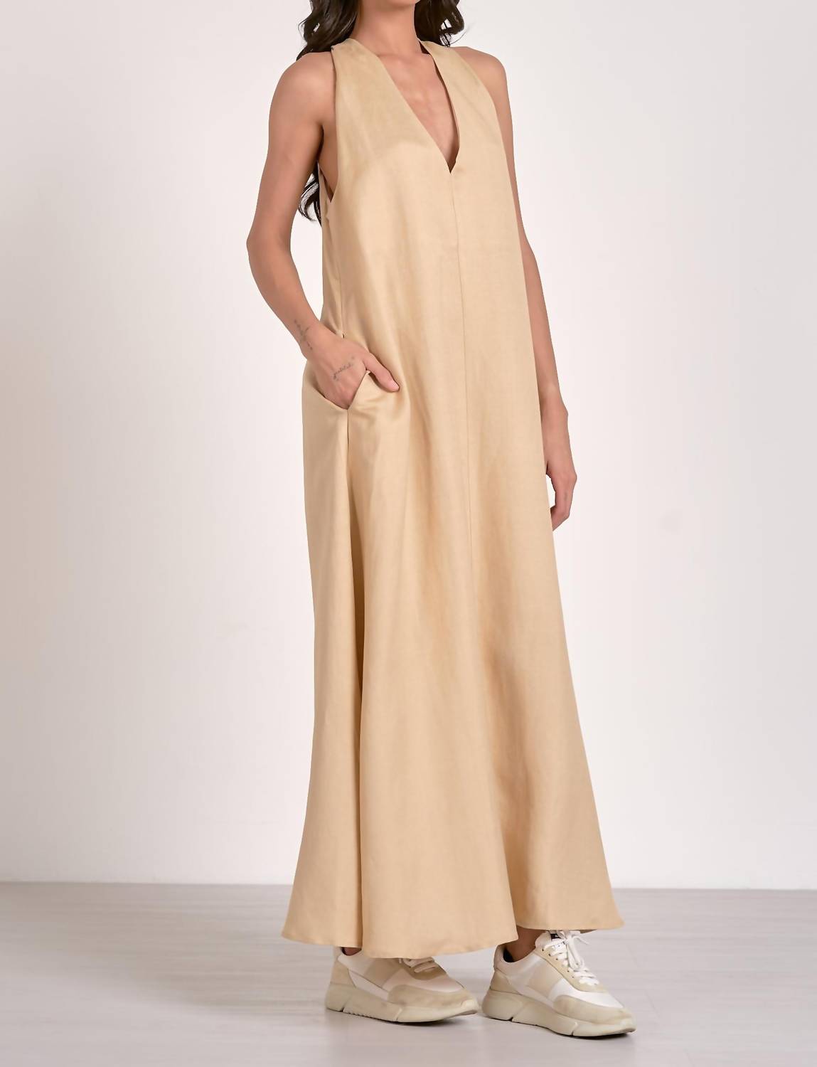 Elan - Maxi Sleeveless V-neck Dress