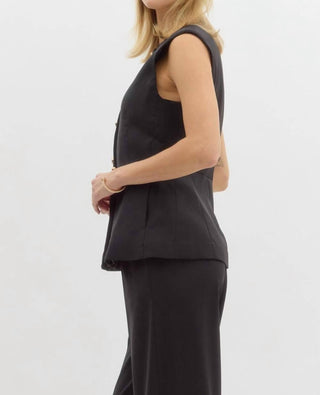 Entro - Sleeveless Button-front Peplum Suit