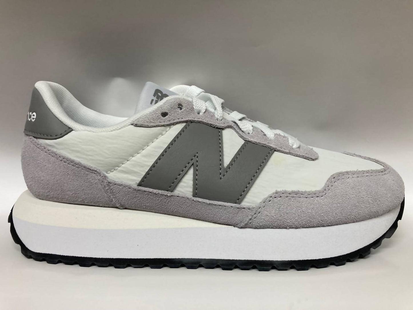New Balance - WOMENS WS237