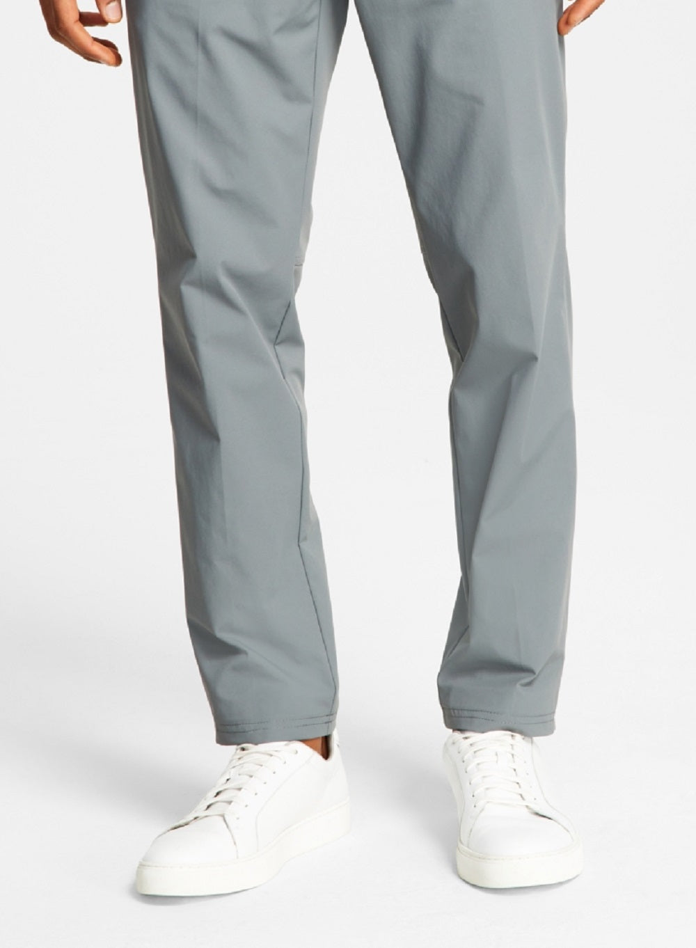 Calvin Klein Men's Slim Fit Tech Solid Performance Dress Pants Gray Size 34X32