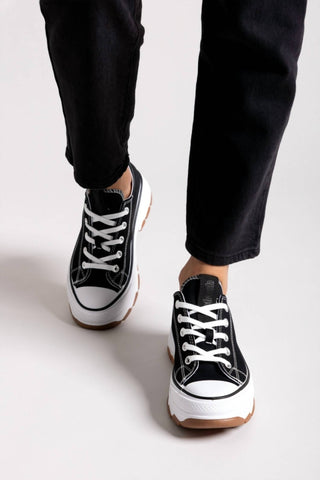 Refresh - Women's Canvas Sneakers
