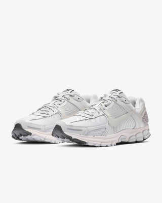 Nike - Men's Zoom Vomero 5 Sneaker