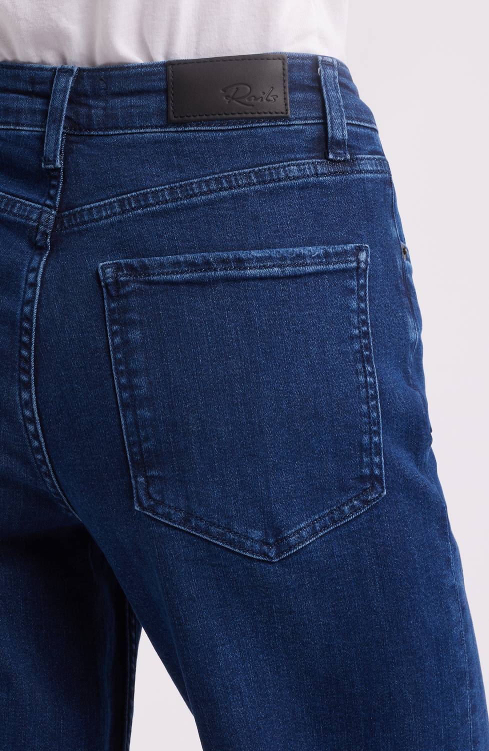 Rails - Getty Jean