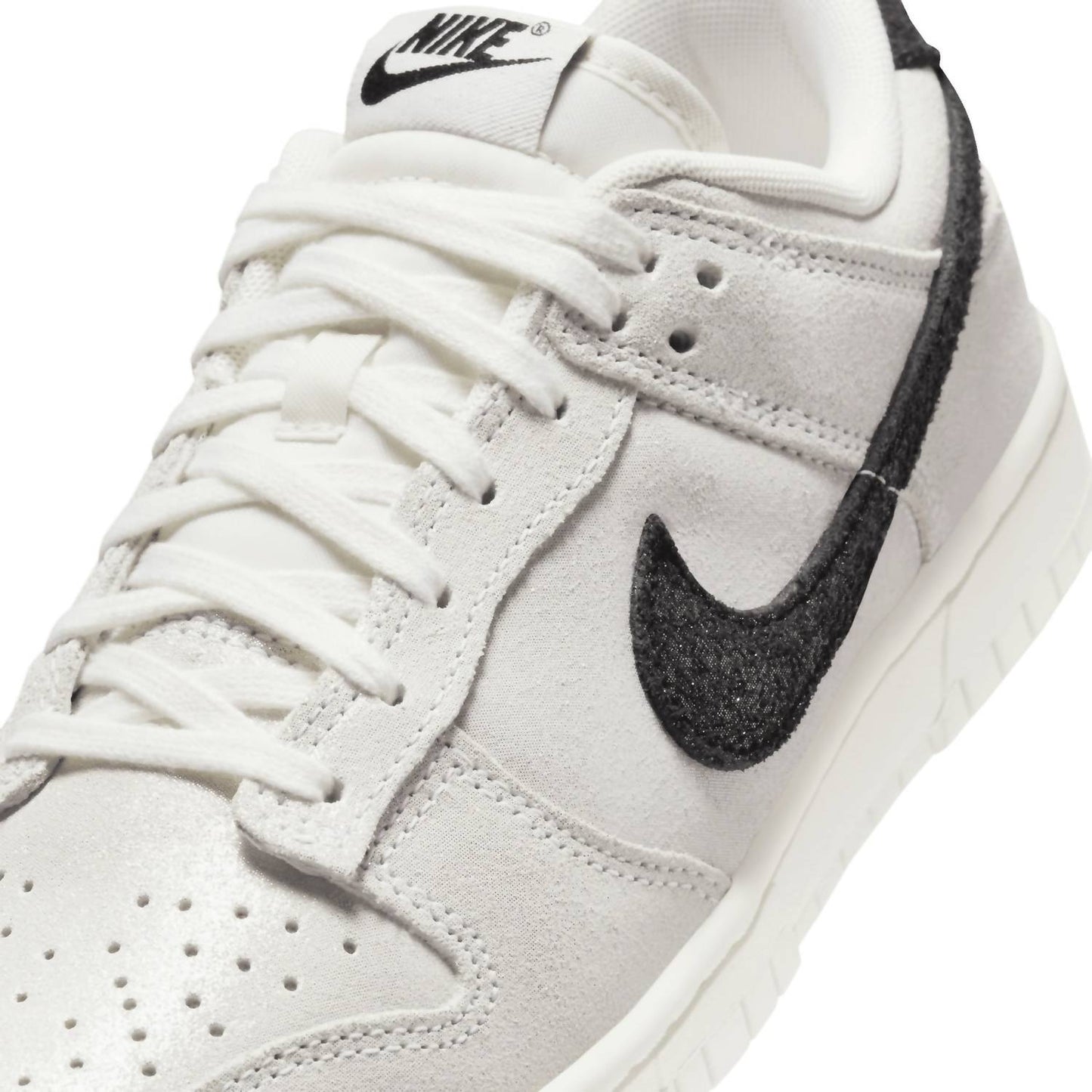 Nike - Women's Dunk Low Se Sneakers