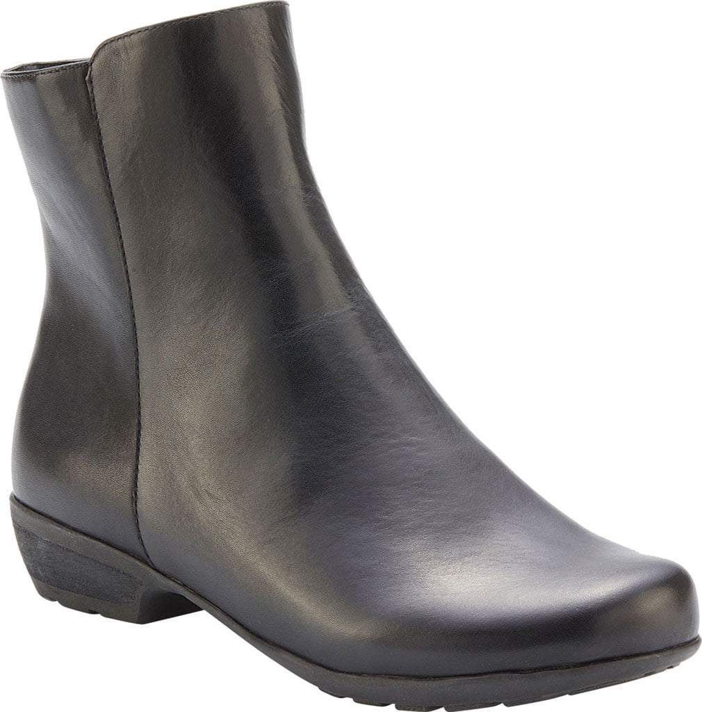 Walking Cradles Women's Elsie Ankle Bootie Black Size 6 WW (EE)